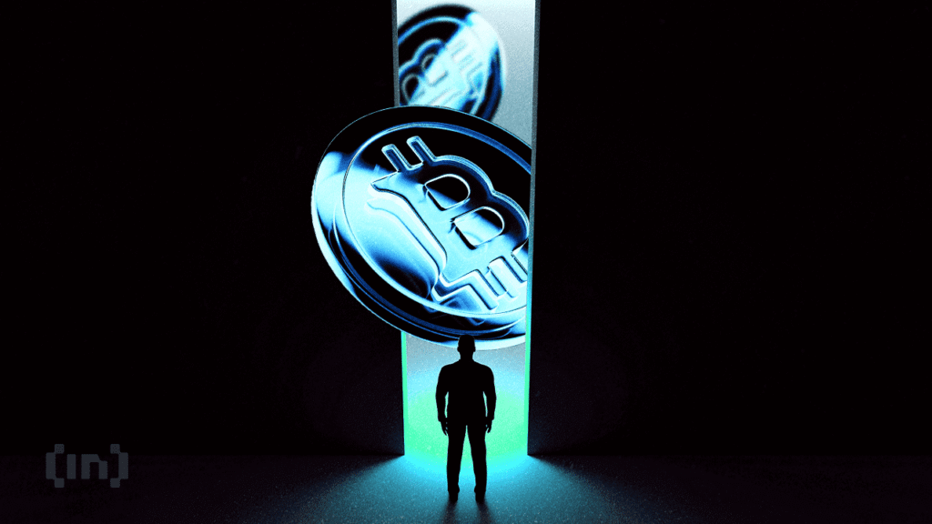 $100K or Bust: Bloomberg Strategist Warns Bitcoin Could Collapse 50%